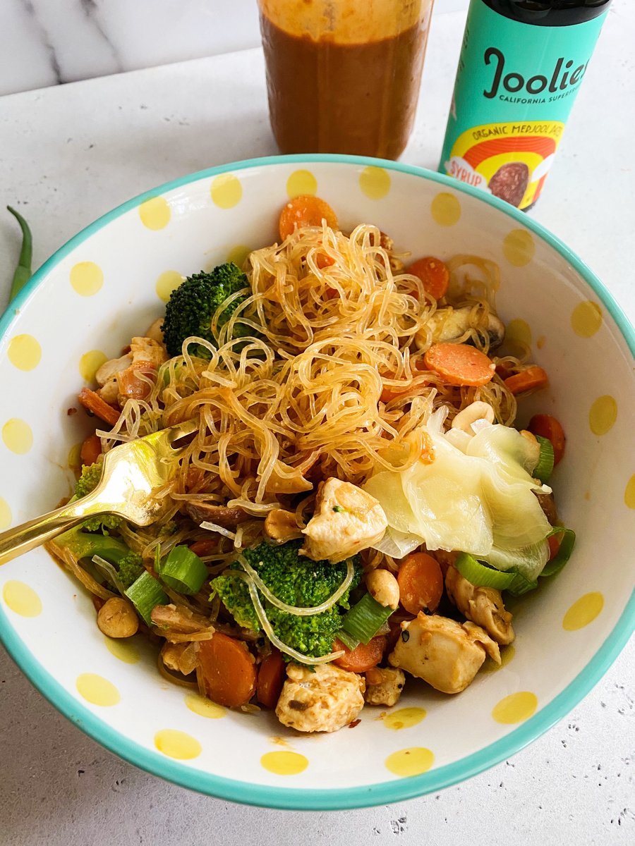 healthy chicken pad thai 