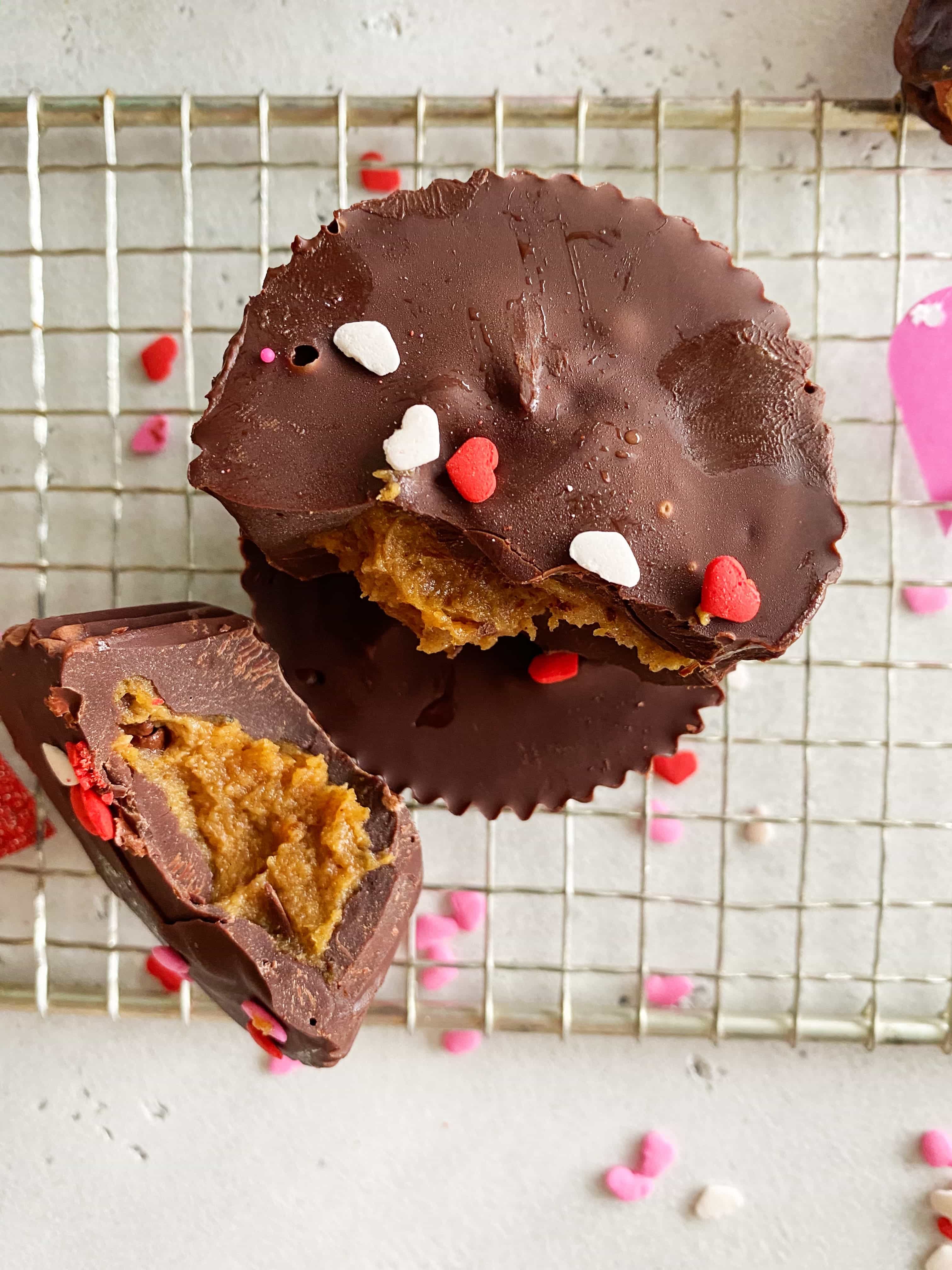      Chocolate Date Caramel Cups