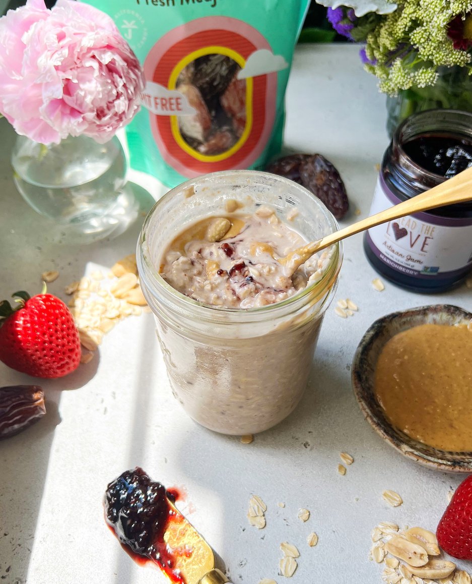 overnight oats with medjool dates