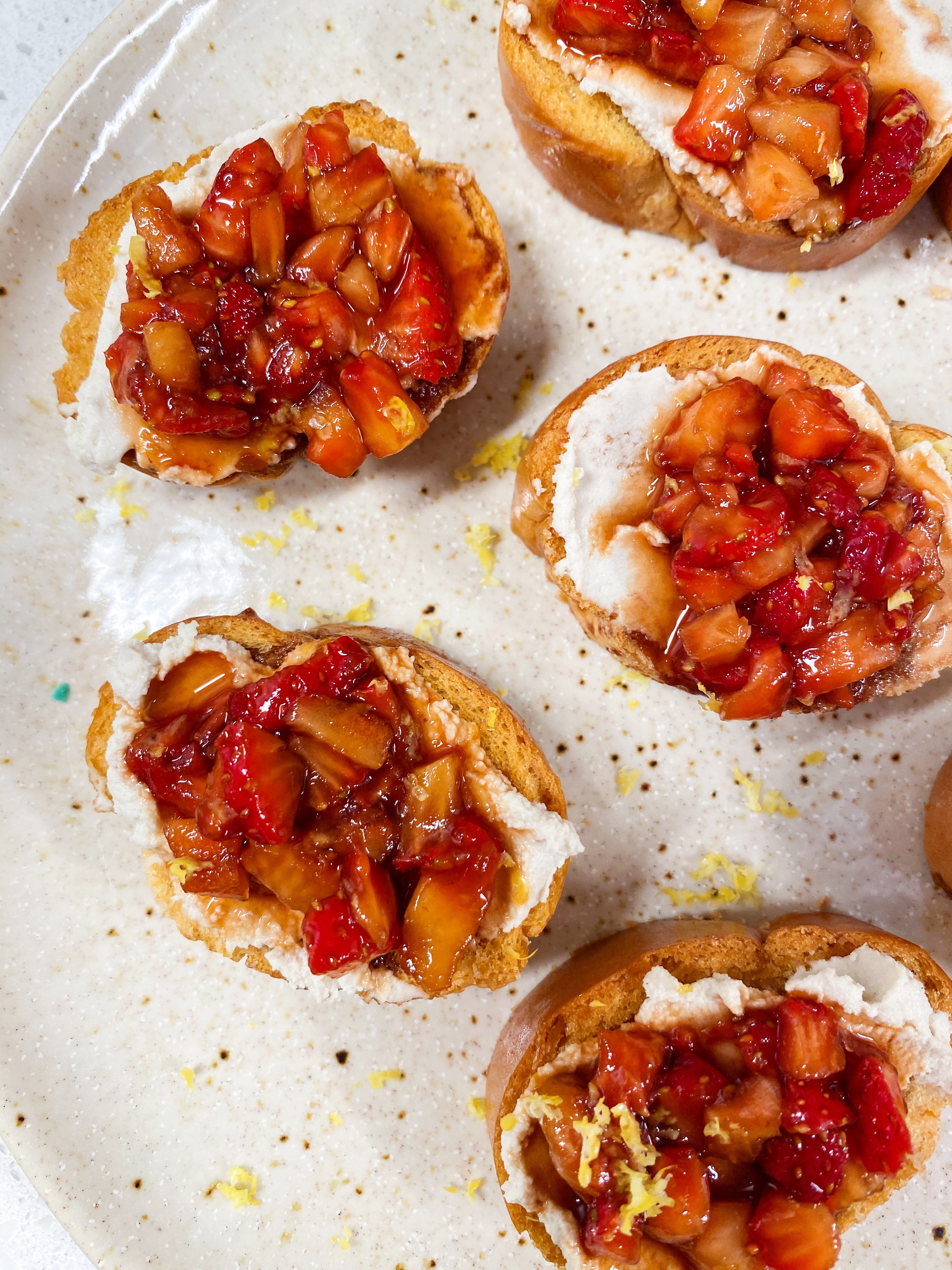 balsamic strawberry crostini