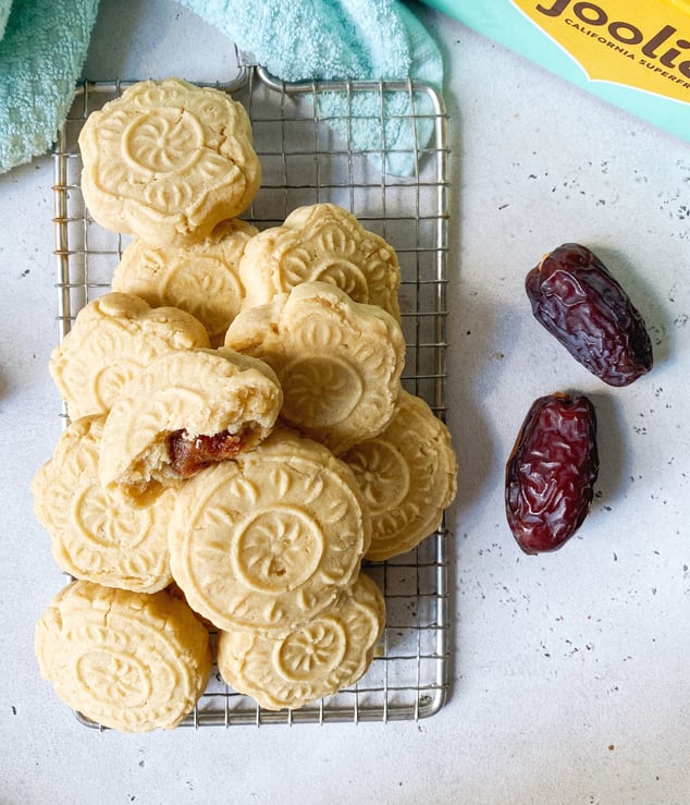 maamoul date cookies