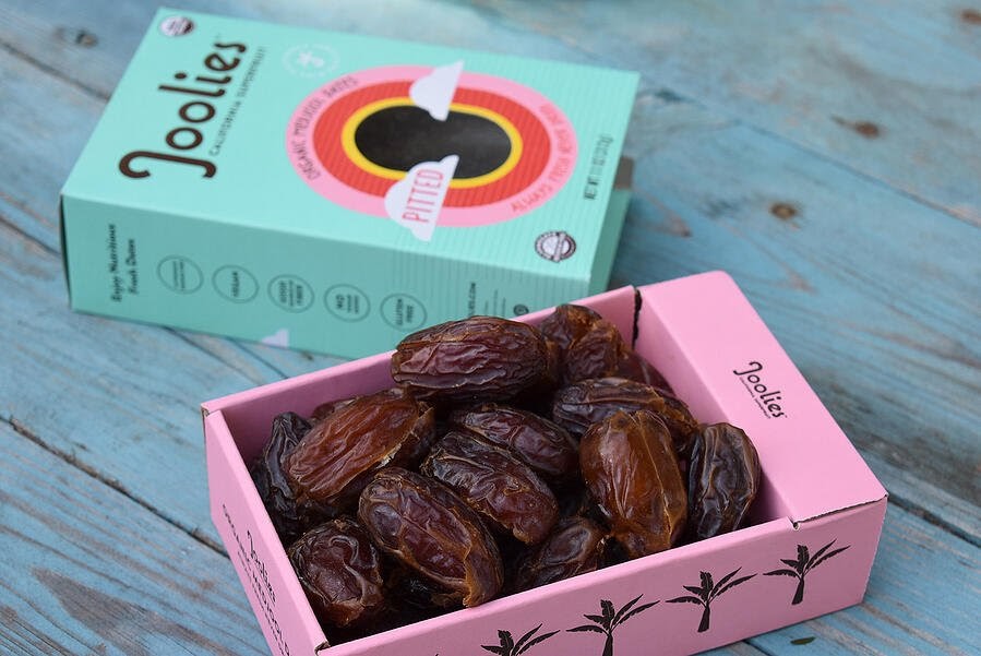 pitted organic medjool dates